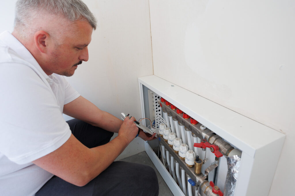 Read more about the article System alarmowy i monitoring – jak zintegrować bezpieczeństwo ze smart home?